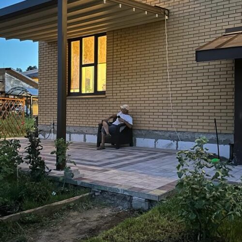 Фотографии выполненных работ компании «ABIE-GROUP» пристенной тентовой перголы. пос.Малаховка, городской округ Люберцы, Московская область.
