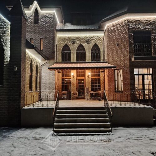 Фотографии выполненных работ компании «ABIE-GROUP» двух кассетных маркиз Cassette на террасу загородного дома. г.Долгопрудный, Московская область.
