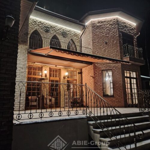 Фотографии выполненных работ компании «ABIE-GROUP» двух кассетных маркиз Cassette на террасу загородного дома. г.Долгопрудный, Московская область.
