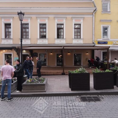 Фотографии выполненных работ компании «ABIE-GROUP» Алюминиевой перголы со сдвижным тентом для итальянского ресторана. г.Москва