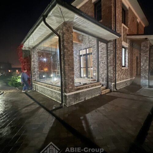 Фотографии выполненных работ компании «ABIE-GROUP» сдвижного остекление S200 и автоматическая вертикальная ZIP система. посёлок Екатериновка, деревня Отроковичи, Конаковский муниципальный округ, Тверская область.