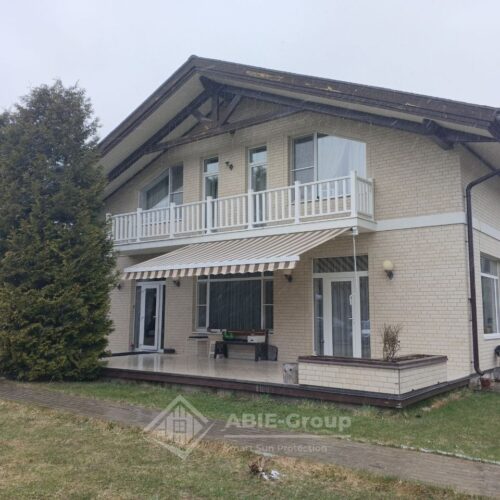 Открытая маркиза GS-660 Greenawn. Монтаж на потолочные кронштейны в городе Истра, Московской области.